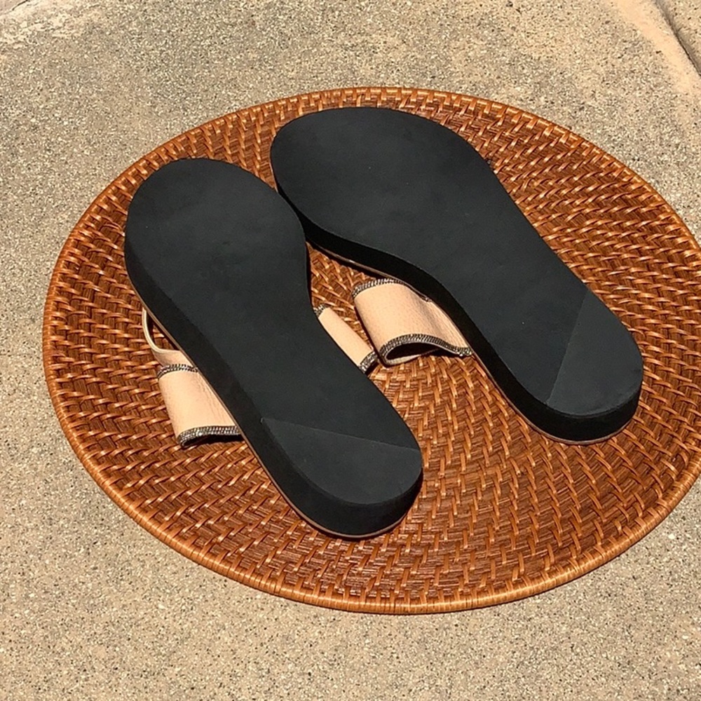 Delman leather sandals with chain accent , 7.5 - Picture 4 of 6